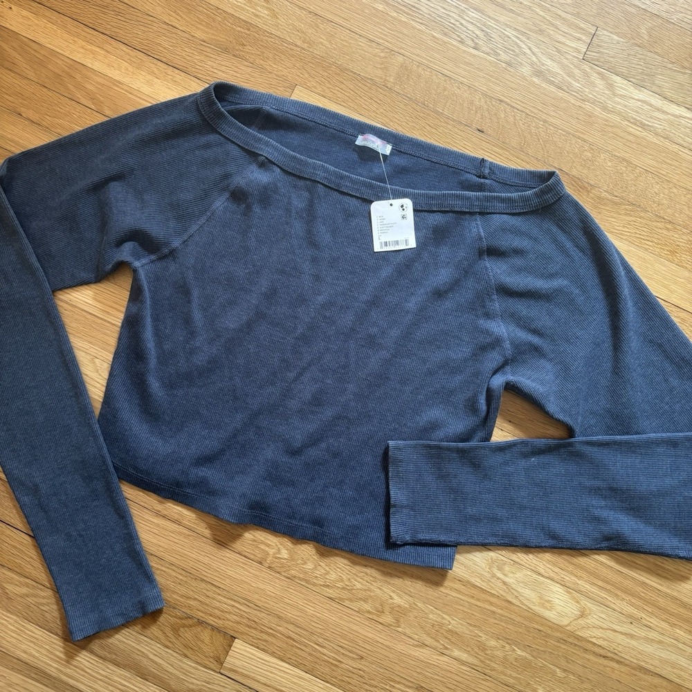 Free People FP Movement Women's Large Navy Cropped Long Sleeve Crewneck Top NWT